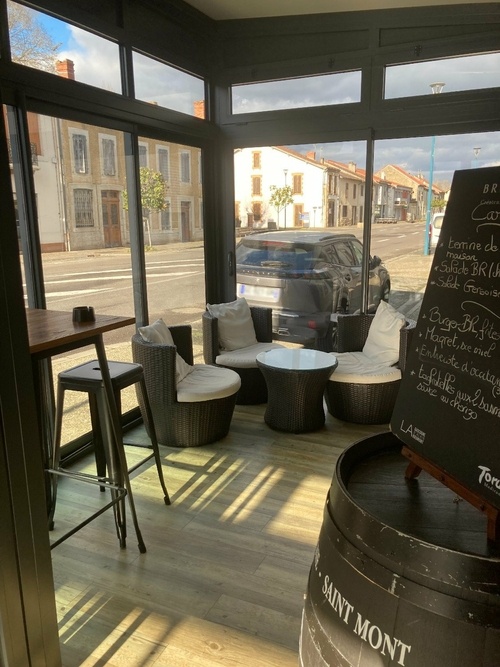 Patio de votre restaurant dans le Gers